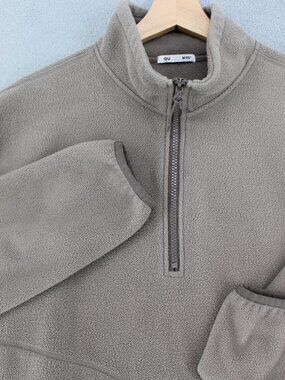 GU Men’s Beige Fleece Quarter Zip Pullover Mock Neck Adjustable Hem Size M
